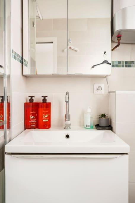 Paris Tourist Apartment, France สแตงส์ ภายนอก รูปภาพ