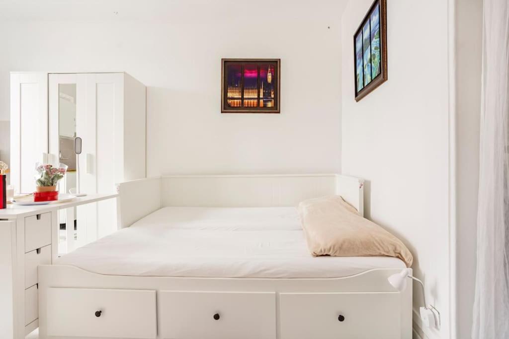 Paris Tourist Apartment, France สแตงส์ ภายนอก รูปภาพ