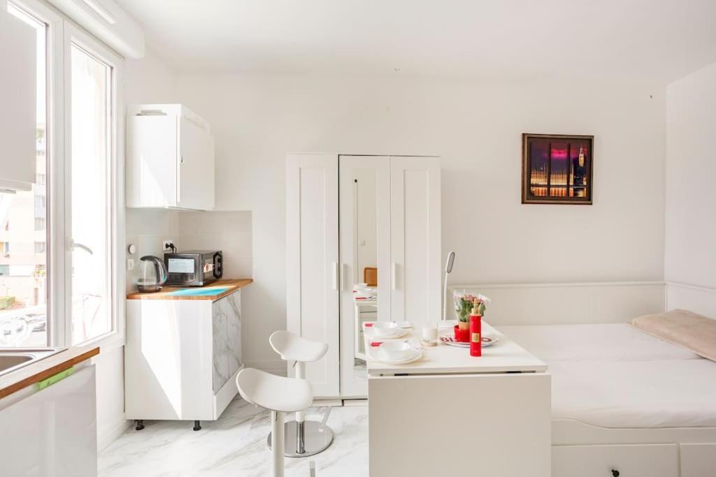 Paris Tourist Apartment, France สแตงส์ ภายนอก รูปภาพ